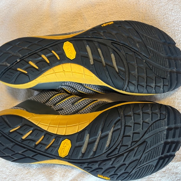 Merrell Barefoot Minimalist Trail Glove Smoke and Adventure Yellow Mens Size 10 - Picture 2 of 7